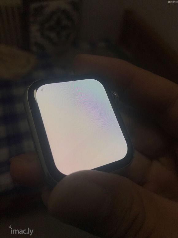 Apple Watch S4是个什么魔鬼玻璃?大约一两周前屏-4.jpg