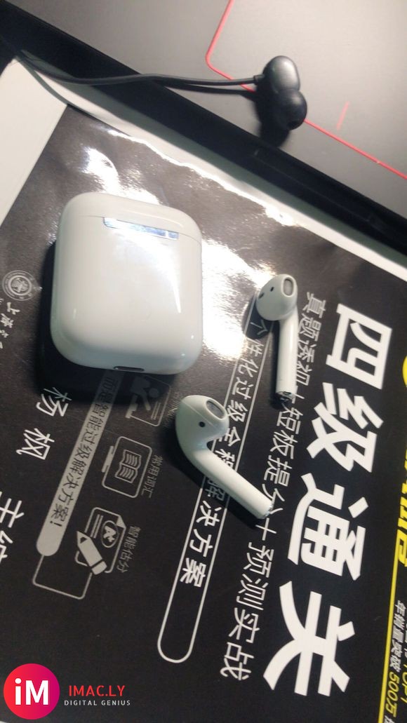 889的未拆封airpods 到了,直播开箱!-1.jpg