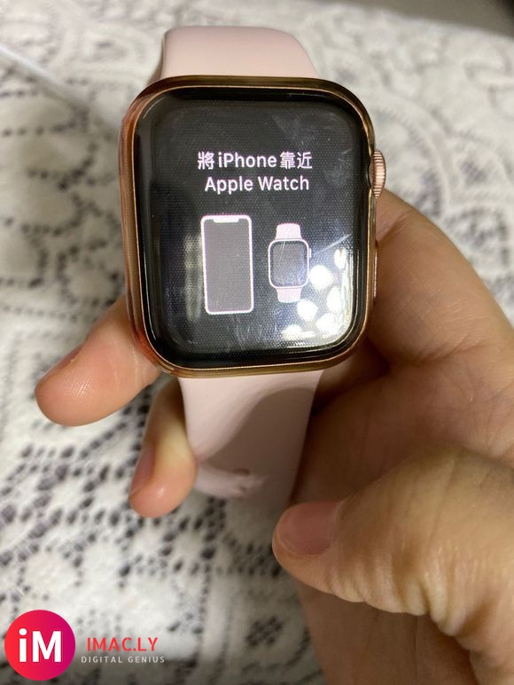 Apple Watch4更新Watch OS6下载完成后就一-1.jpg