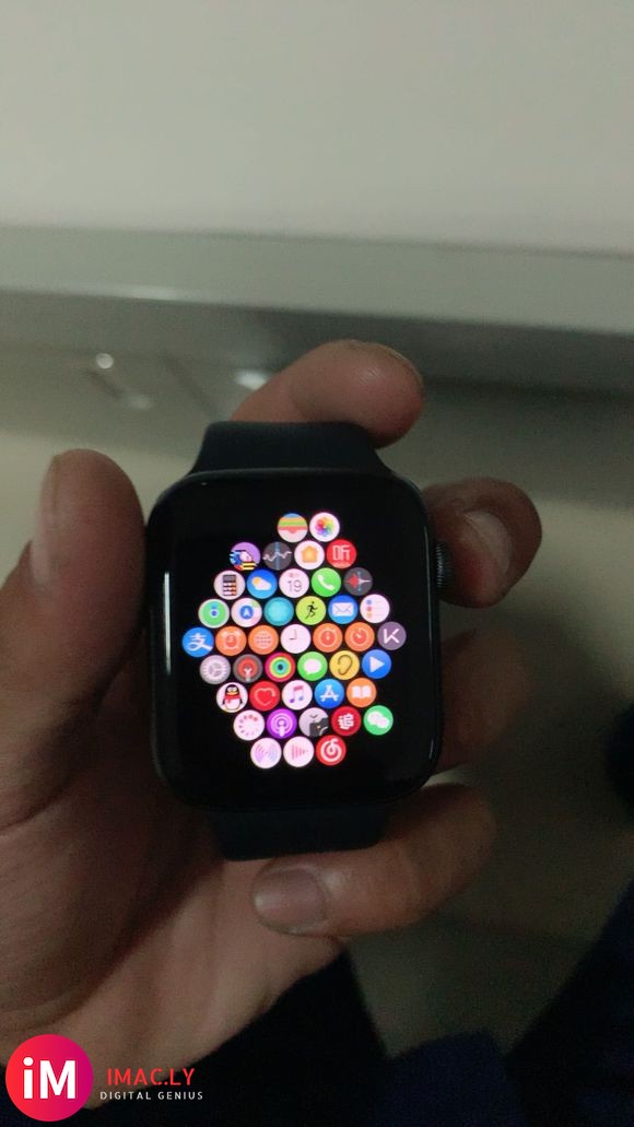 出一个新买的iWatch5买了一个星期10成新-1.jpg