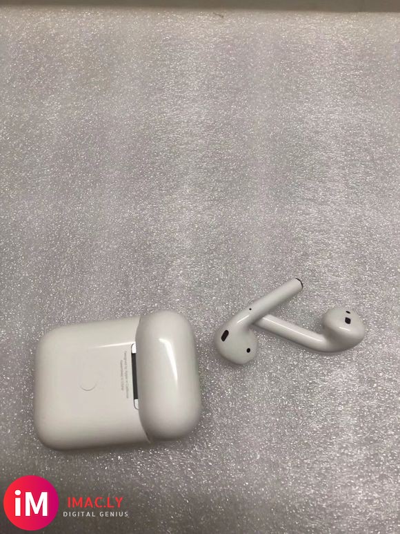 在这里说一说最近备受热议跟关注的Airpods,华强北Air-1.jpg