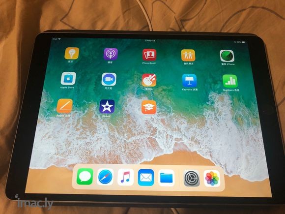 iPadPro10.5去年11买的,,现在突然发现屏幕里面有-2.jpg