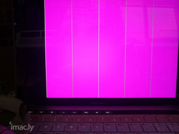 求大佬看一下 八月新买的MacBook pro今天突然间变这-1.jpg