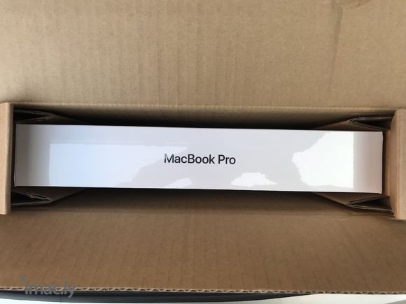 MacbookPro18款13寸简单开箱及详细配件选择篇-1.jpg