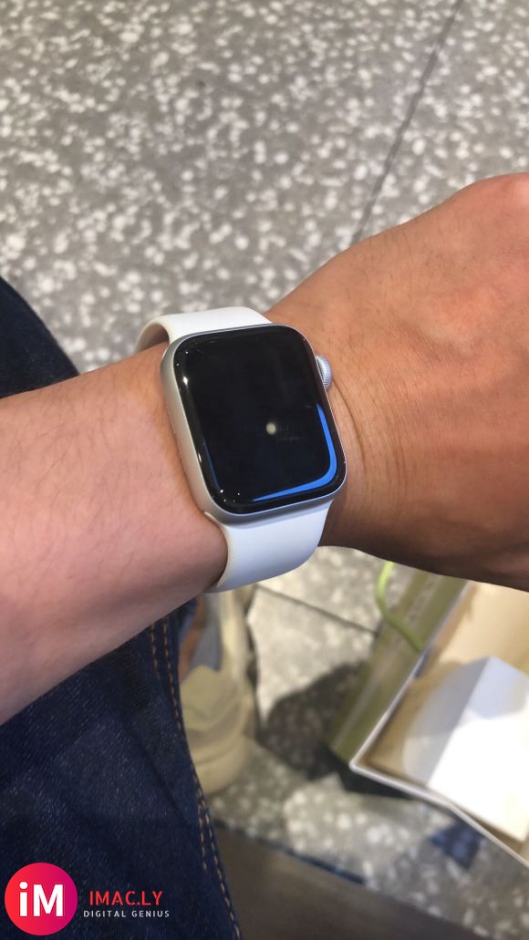 通过线下正规渠道购买的iwatch5,在店内激活,但手表一只-1.jpg