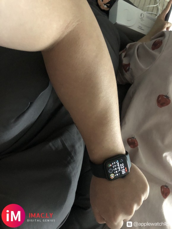 Apple Watch5 到底买40还是44啊 好纠结 白色-4.jpg