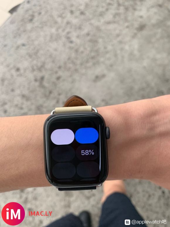 刷个交通卡刷重启了、重启就算了还这样,watchOS7-1.jpg