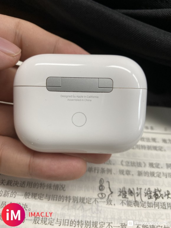 大佬们 我这airpods pro左耳被狗咬了下,外观瑕疵不-2.jpg