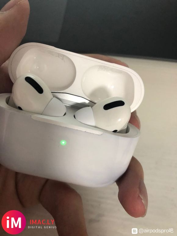 刚买来的AirPods Pro耳机盒放到口袋里,结果新裤子因-1.jpg