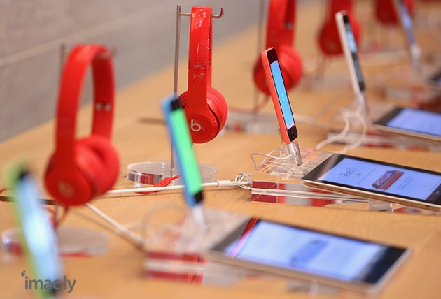 apple-beats-iphone-5c-getty.jpg