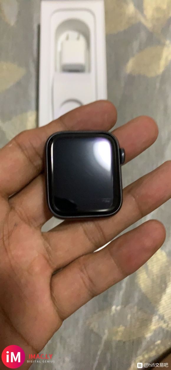 出一个40mm Apple Watch 5铝合金黑 今年六月-1.jpg