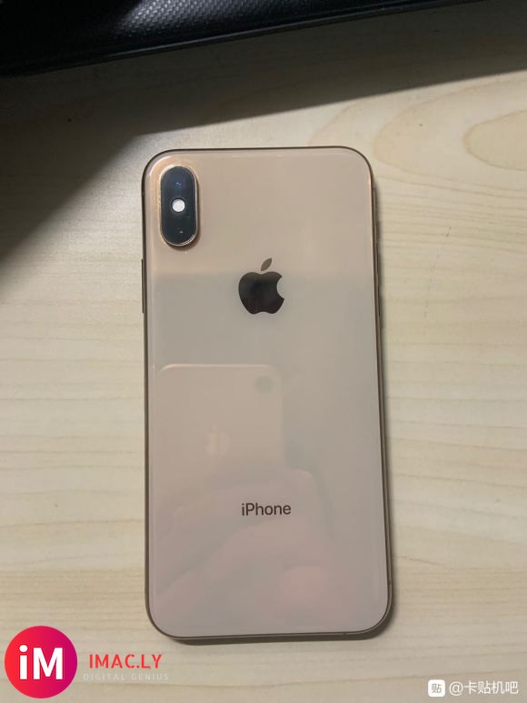 出一台Iphonexs,美版有锁金色64g,成色9新,机身几-1.jpg