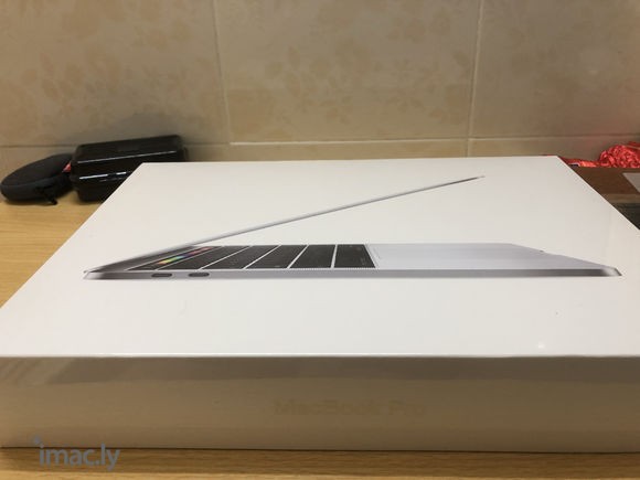 哈哈,昨天买的MacBook Pro 13''到了-4.jpg