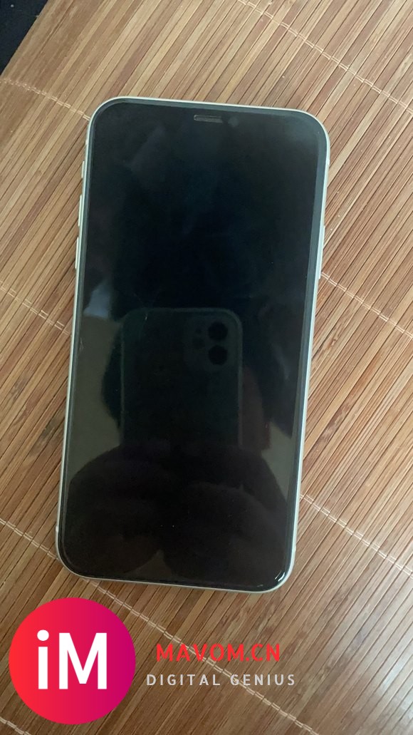 iPhone11出售谁要联系xh1806800456-2.jpg