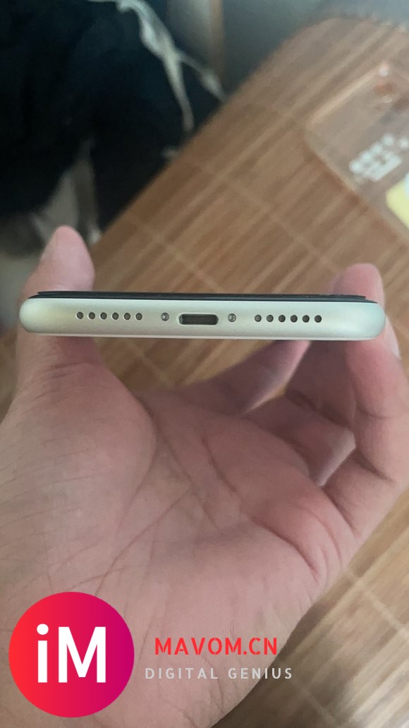 iPhone11出售谁要联系xh1806800456-3.jpg