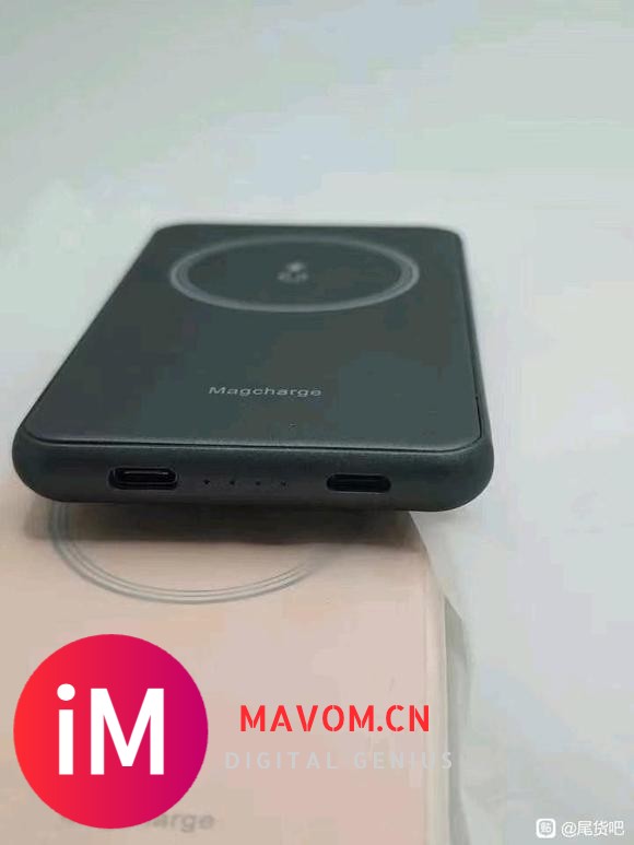 Magsafe磁吸无线充电宝，5000mAh-5.jpg