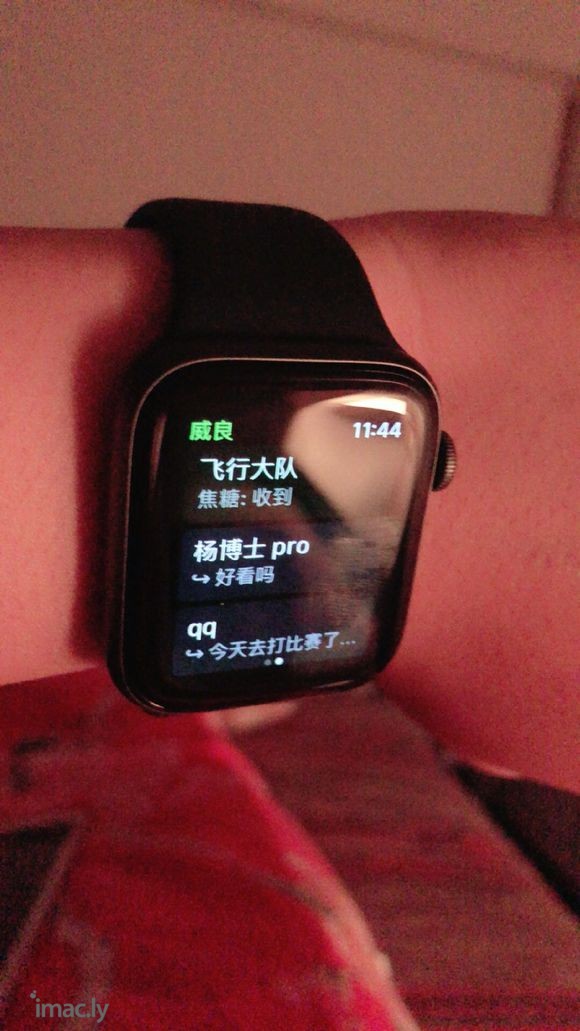 iwatch4 wx界面还是老款的长方形 好难受-1.jpg